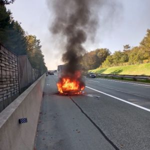 20221016-Fahrzeugbrand-A2