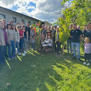 20240427-Maibaumaufstellen